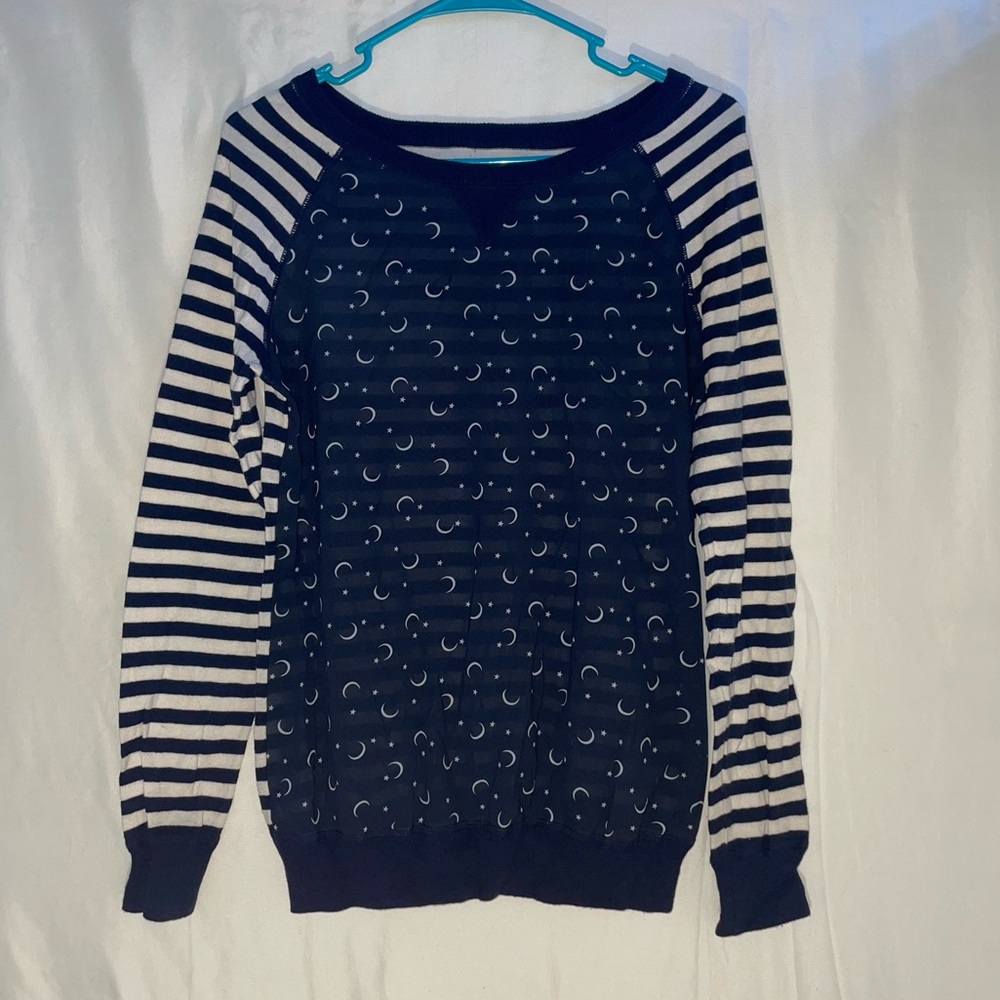 G.H. Bass & Co. Women’s Star and Moon Sheer Front Sweater Blue & White - Medium